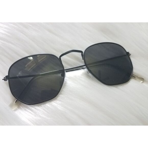 NWOT|Black Framed Polygon Sunglasses - Picture 2 of 5
